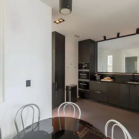 Cosy - Champs Elysees Apartmán