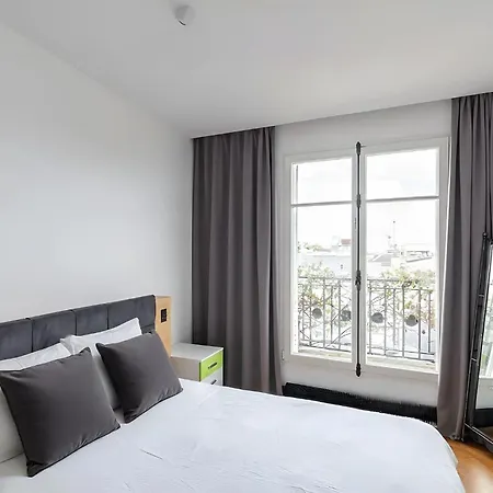 Cosy - Champs Elysees